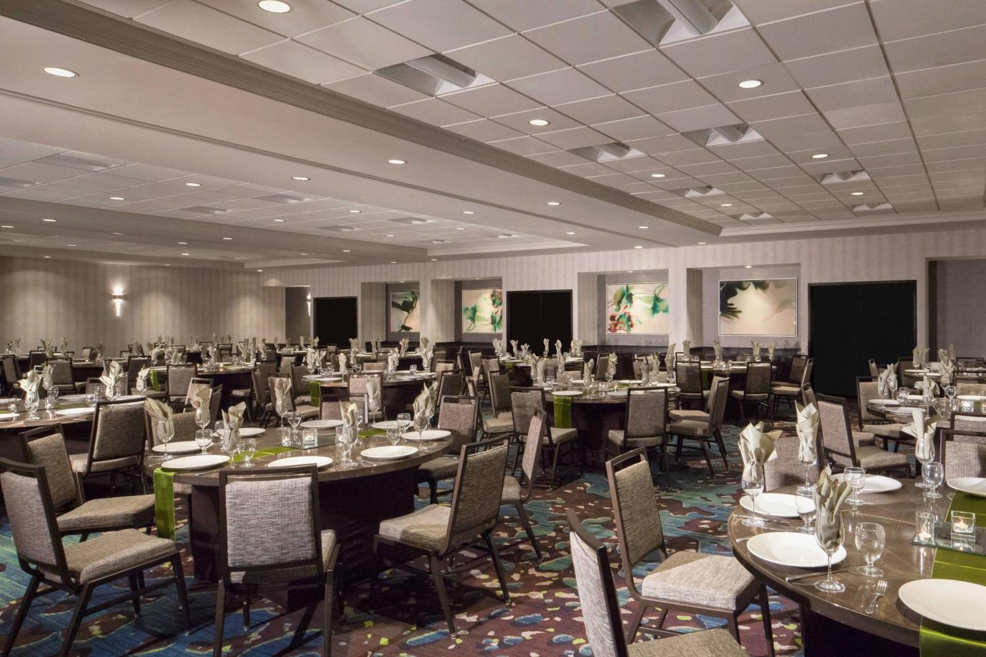 Dallas Marriott Suites Market Center Buitenkant foto
