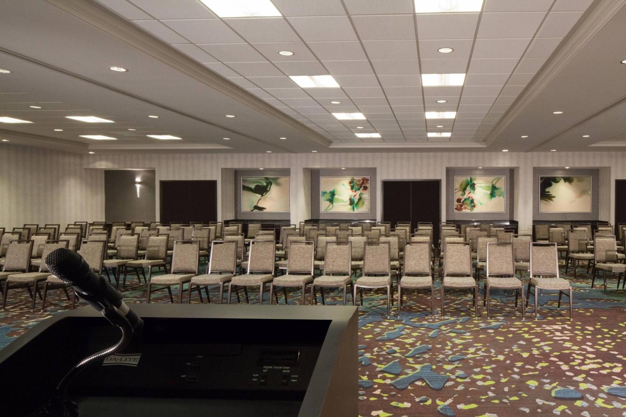 Dallas Marriott Suites Market Center Buitenkant foto