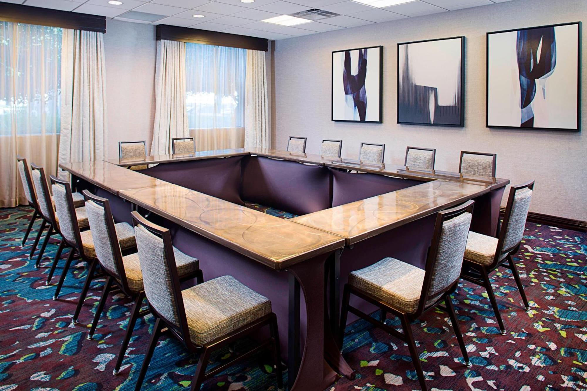 Dallas Marriott Suites Market Center Buitenkant foto