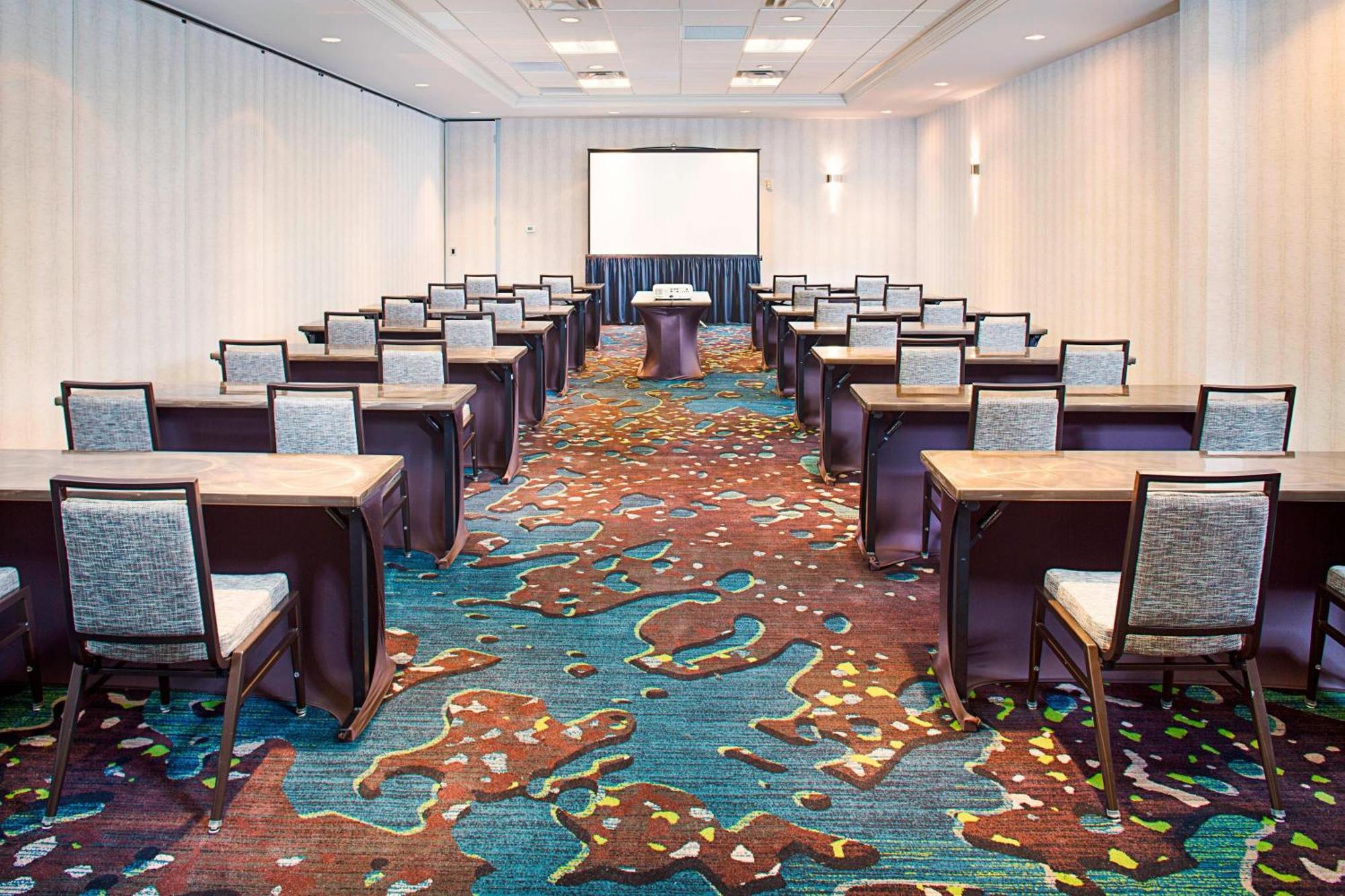 Dallas Marriott Suites Market Center Buitenkant foto