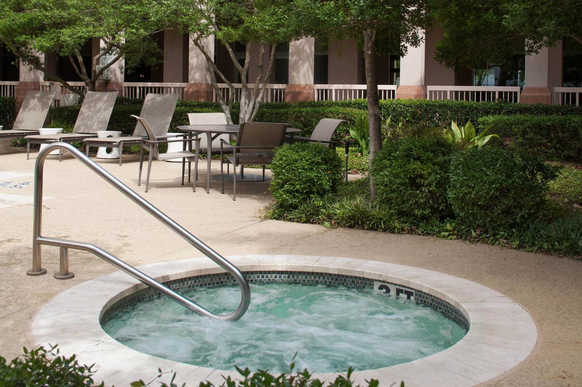 Dallas Marriott Suites Market Center Buitenkant foto