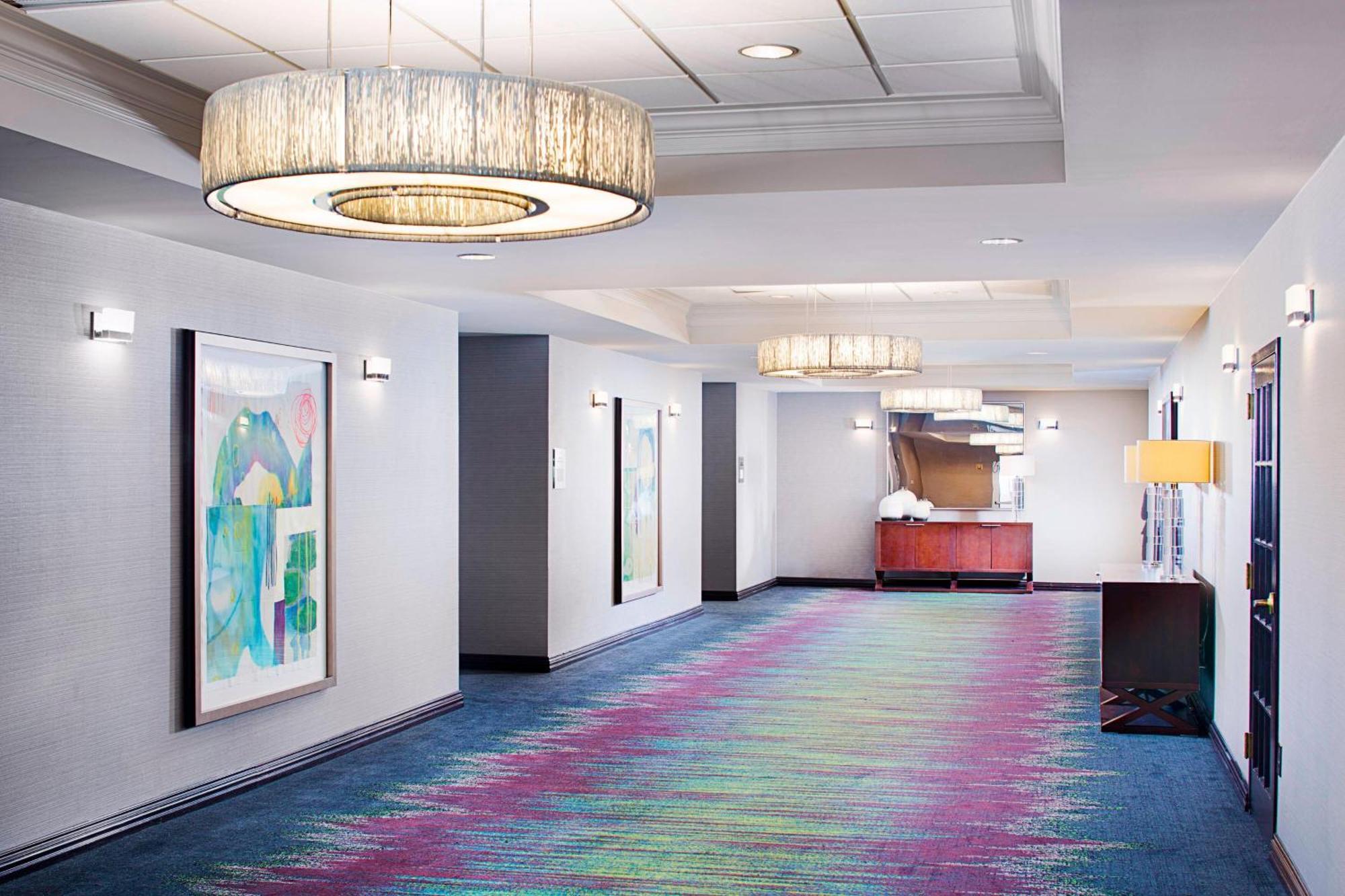 Dallas Marriott Suites Market Center Buitenkant foto