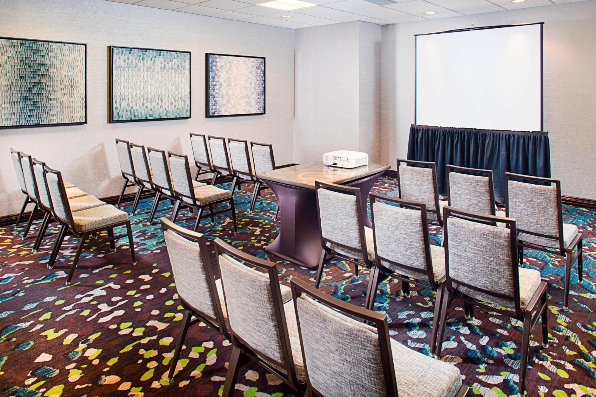 Dallas Marriott Suites Market Center Buitenkant foto