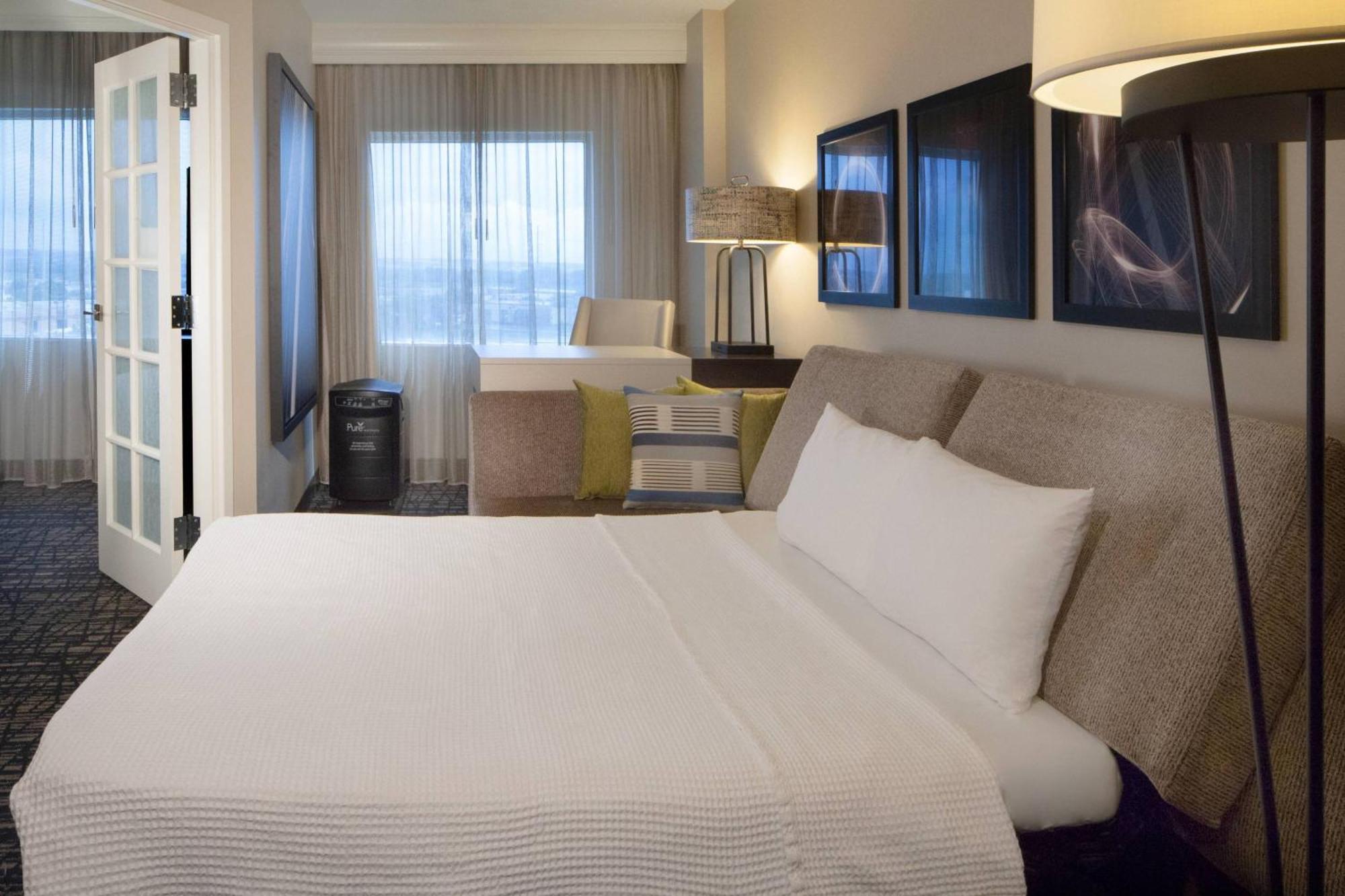 Dallas Marriott Suites Market Center Buitenkant foto