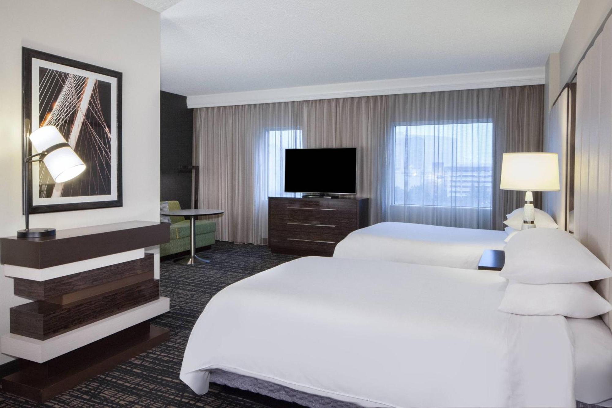 Dallas Marriott Suites Market Center Buitenkant foto